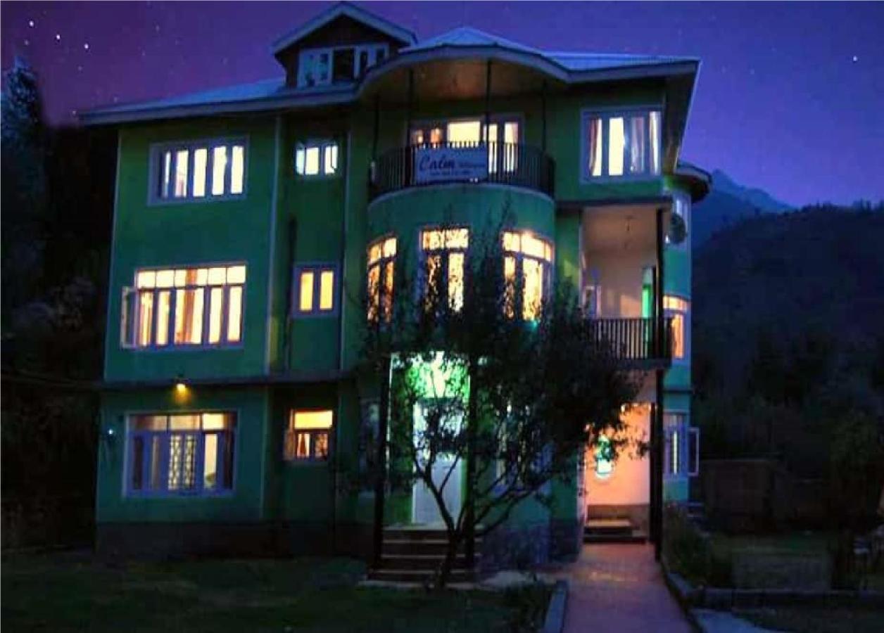 Calm Holiday Inn Srinagar  Exterior photo